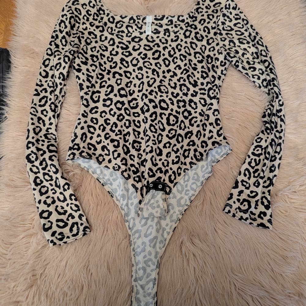 Leopard Print Long Sleeve Bodysuit